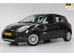 Zwart Gebruikt 2011 Renault Clio II Hatchback | € 2.450 (Eerlijke prijs)