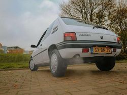 Wit Gebruikt 1998 Peugeot 205 Hatchback | € 4.250