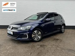 Blauw, metallic lak Gebruikt 2018 VW Golf VII GTE Hatchback | € 18.995 (Goede deal)