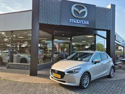 Platinum quartz metallic Gebruikt 2022 Mazda 2 Luxury Hatchback | € 17.950 (Eerlijke prijs)