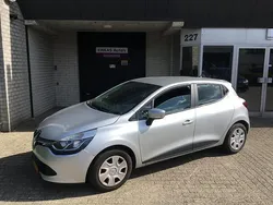 Grijs, metallic lak Gebruikt 2015 Renault Clio IV Expression Hatchback | € 4.499 (Eerlijke prijs)