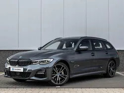 Grijs Gebruikt 2022 BMW 330e M Sport Stationwagen | € 39.950 (Eerlijke prijs)