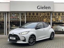 Grijs, metallic lak Gebruikt 2022 Toyota Yaris Hybrid Sport Hatchback | € 26.900 (Eerlijke prijs)
