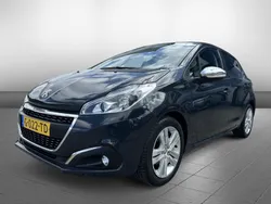 Grijs Gebruikt 2019 Peugeot 208 Signature Sky Hatchback | € 11.450 (Eerlijke prijs)