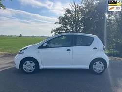Wit Gebruikt 2011 Toyota Aygo Hatchback | € 3.950 (Eerlijke prijs)
