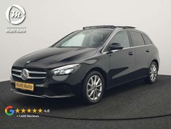 Zwart Gebruikt 2022 Mercedes B250e Premium MPV | € 27.940 (Goede deal)