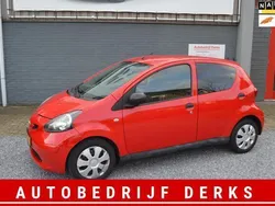Rood Gebruikt 2006 Toyota Aygo Hatchback | € 1.750 (Eerlijke prijs)