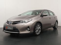 Bruin Gebruikt 2013 Toyota Auris Hybrid Executive Hatchback | € 9.445 (Eerlijke prijs)