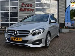Grijs Gebruikt 2016 Mercedes B180 Ambition MPV | € 14.500 (Eerlijke prijs)