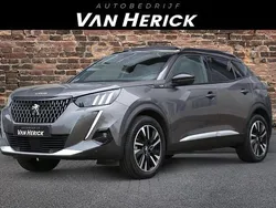 Grijs Gebruikt 2021 Peugeot 2008 GT SUV | € 20.945 (Eerlijke prijs)