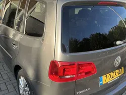 Grijs Gebruikt 2011 VW Touran Highline MPV | € 5.000 (Goede deal)