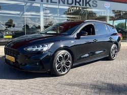 Zwart Gebruikt 2019 Ford Focus ST-Line Stationwagen | € 19.845 (Eerlijke prijs)