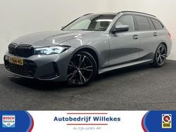 Grijs Gebruikt 2023 BMW 318 M Sport Stationwagen | € 36.950 (Eerlijke prijs)