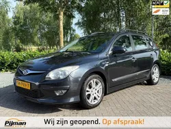 Zwart Gebruikt 2011 Hyundai i30 Stationwagen | € 2.550 (Eerlijke prijs)