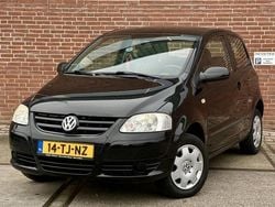 Zwart, metallic lak Gebruikt 2006 VW Fox Trendline Hatchback | € 2.450 (Iets duurder)