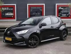 Zwart Gebruikt 2021 Toyota Yaris Hybrid Executive Hatchback | € 21.900 (Eerlijke prijs)