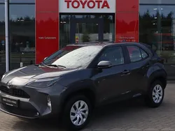 Grijs, metallic lak Gebruikt 2023 Toyota Yaris Cross Active SUV | € 24.900 (Goede deal)