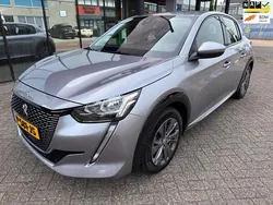 Grijs, metallic lak Gebruikt 2020 Peugeot e-208 Allure Hatchback | € 12.750 (Eerlijke prijs)