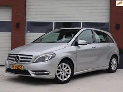 Grijs, metallic lak Gebruikt 2011 Mercedes B180 Ambition MPV | € 7.945 (Goede deal)