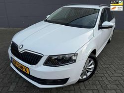 Wit Gebruikt 2017 Skoda Octavia Business Line Stationwagen | € 10.250 (Eerlijke prijs)