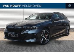 Sophistograu Gebruikt 2024 BMW 520 M Sport Stationwagen | € 94.898 (Duur)