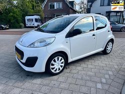 Wit Gebruikt 2013 Peugeot 107 Access Hatchback | € 2.799 (Eerlijke prijs)