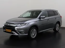 Grijs Gebruikt 2020 Mitsubishi Outlander P-HEV Intense+ SUV | € 24.895 (Eerlijke prijs)