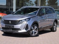 Grijs Gebruikt 2023 Peugeot 5008 Allure MPV | € 28.800 (Eerlijke prijs)