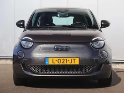 Bruin, metallic lak Gebruikt 2021 Fiat 500e Icon Hatchback | € 14.900 (Eerlijke prijs)