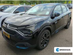 Zwart, metallic lak Gebruikt 2023 Citroën e-C4 Feel SUV | € 19.400 (Goede deal)