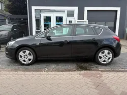 Zwart Gebruikt 2014 Opel Astra Sport Hatchback | € 3.350 (Super prijs)