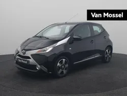 Zwart Gebruikt 2015 Toyota Aygo X-clusiv Hatchback | € 12.440 (Eerlijke prijs)