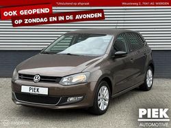 Bruin, metallic lak Gebruikt 2011 VW Polo Highline Hatchback | € 6.999 (Eerlijke prijs)