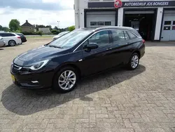 Zwart Gebruikt 2018 Opel Astra Innovation Stationwagen | € 9.950 (Eerlijke prijs)