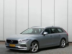 Grijs, metallic lak Gebruikt 2018 Volvo V90 Momentum Stationwagen | € 25.999 (Eerlijke prijs)
