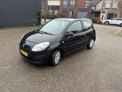 Zwart Gebruikt 2008 Renault Twingo Hatchback | € 1.799 (Iets duurder)