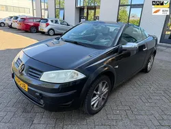 Zwart Gebruikt 2004 Renault Mégane Cabriolet Luxe Cabriolet | € 950 (Goede deal)