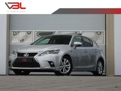 Grijs Gebruikt 2014 Lexus CT200h Luxury Line Hatchback | € 14.940 (Eerlijke prijs)