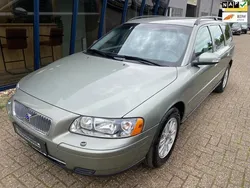 Groen, metallic lak Gebruikt 2006 Volvo V70 Kinetic Stationwagen | € 14.945