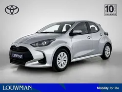 Grijs Gebruikt 2024 Toyota Yaris Hybrid Active Hatchback | € 23.950 (Eerlijke prijs)