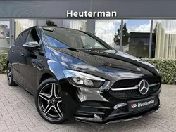 Zwart Gebruikt 2021 Mercedes B250e AMG MPV | € 26.950 (Goede deal)