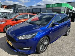 Blauw Gebruikt 2017 Ford Focus ST-Line Stationwagen | € 13.750 (Iets duurder)