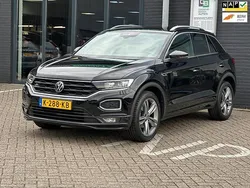 Zwart Gebruikt 2021 VW T-Roc Business SUV | € 23.999 (Eerlijke prijs)