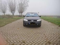 Zwart Gebruikt 2005 Renault Mégane II Business Hatchback | € 1.500 (Eerlijke prijs)