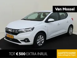 Wit Gebruikt 2023 Dacia Sandero Expression Hatchback | € 16.730 (Eerlijke prijs)