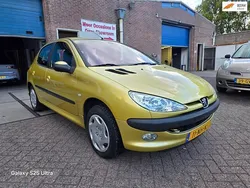 Geel Gebruikt 2003 Peugeot 206 Hatchback | € 1.499 (Eerlijke prijs)