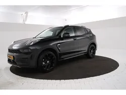 Zwart, metallic lak Gebruikt 2022 Lynk & Co 01 SUV | € 28.995 (Iets duurder)