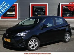 Zwart Gebruikt 2020 Toyota Yaris Active Hatchback | € 16.950 (Eerlijke prijs)