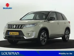 Bruin, metallic lak Gebruikt 2022 Suzuki Vitara Style SUV | € 26.945 (Eerlijke prijs)