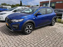 Blauw Gebruikt 2022 Dacia Sandero Expression Hatchback | € 14.445 (Eerlijke prijs)
